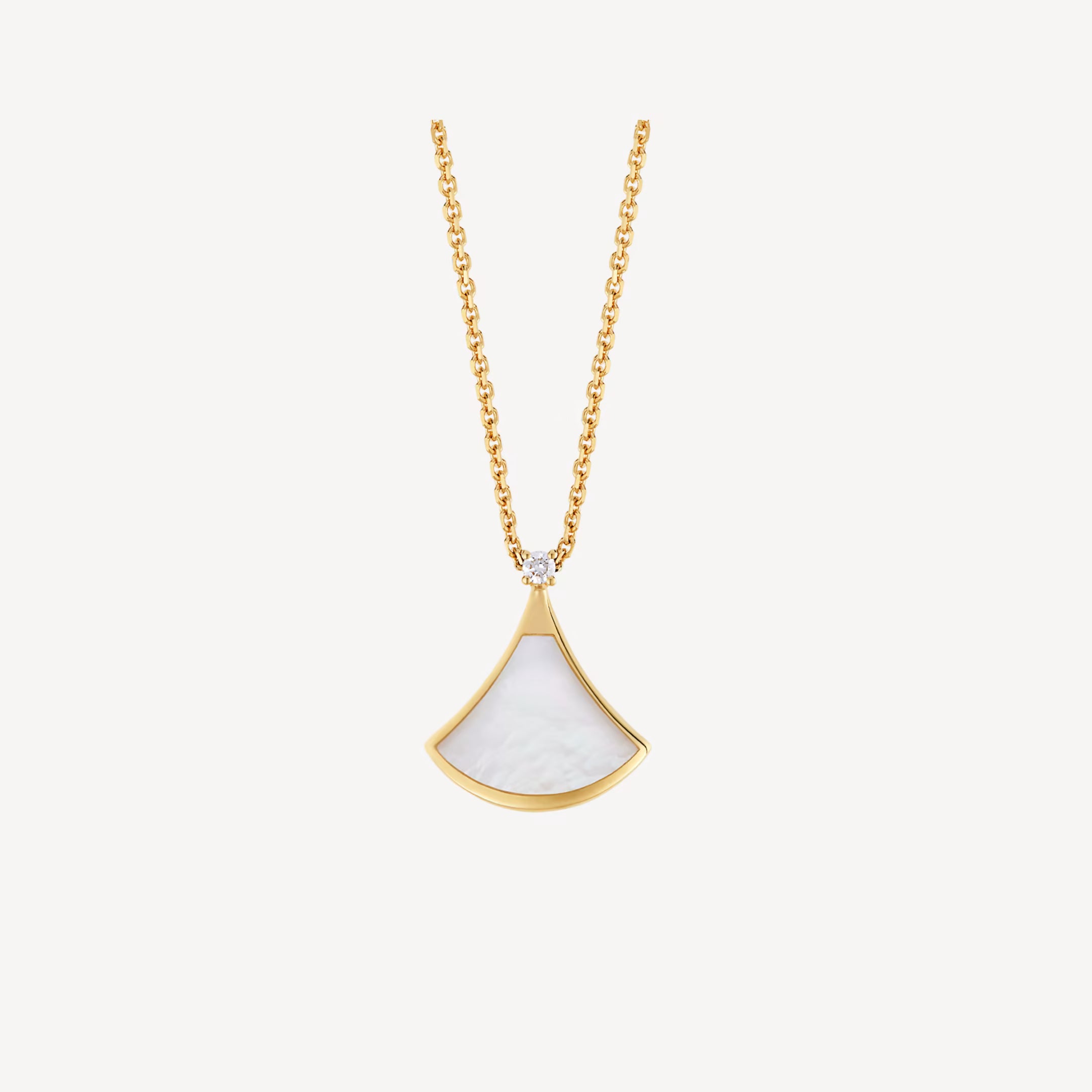 Bvlgari Diva Dream Necklace ( Mother Of Pearl )