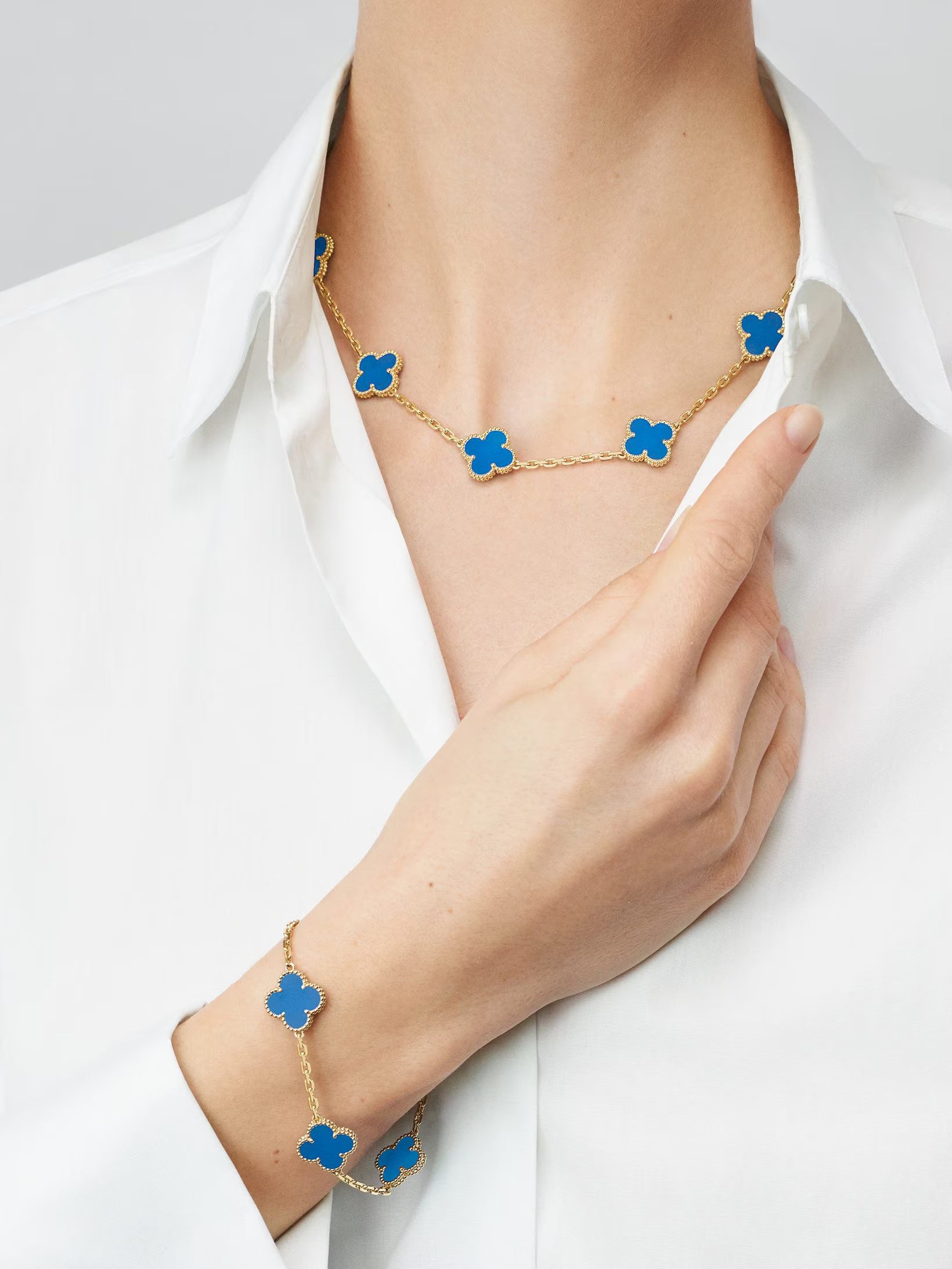 Van Cleef & Arpels 10 Motifs Agate Necklace