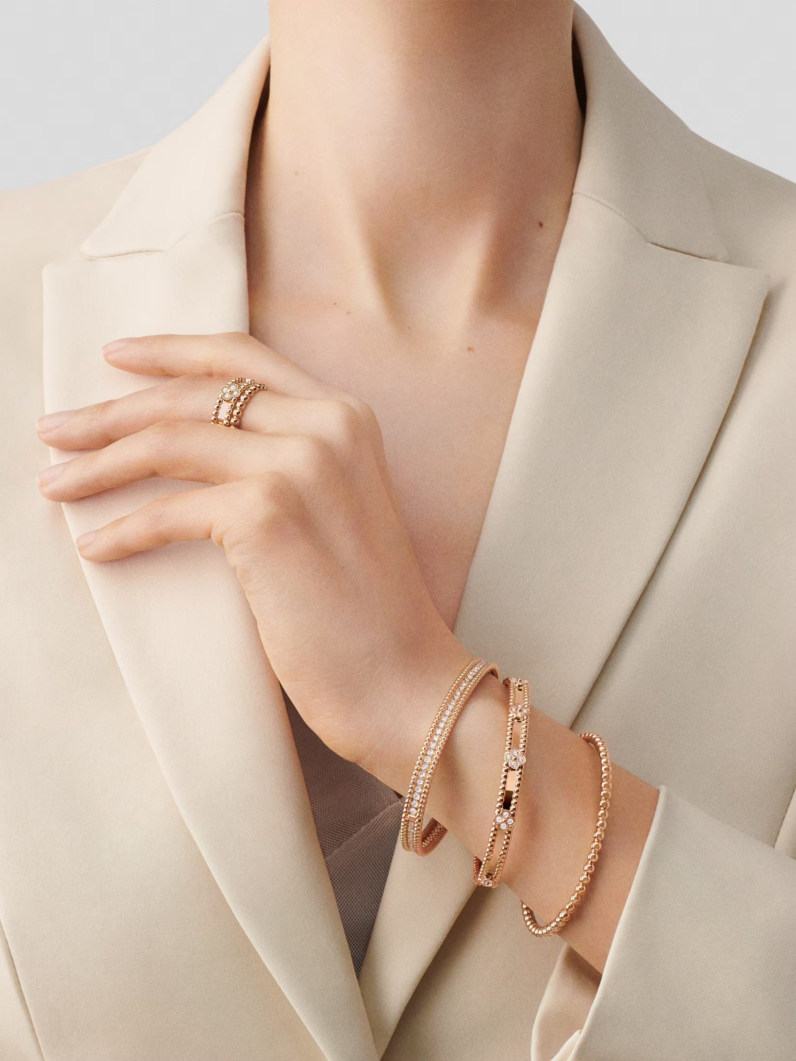 Van Cleef & Arpels Perlée sweet clovers ring