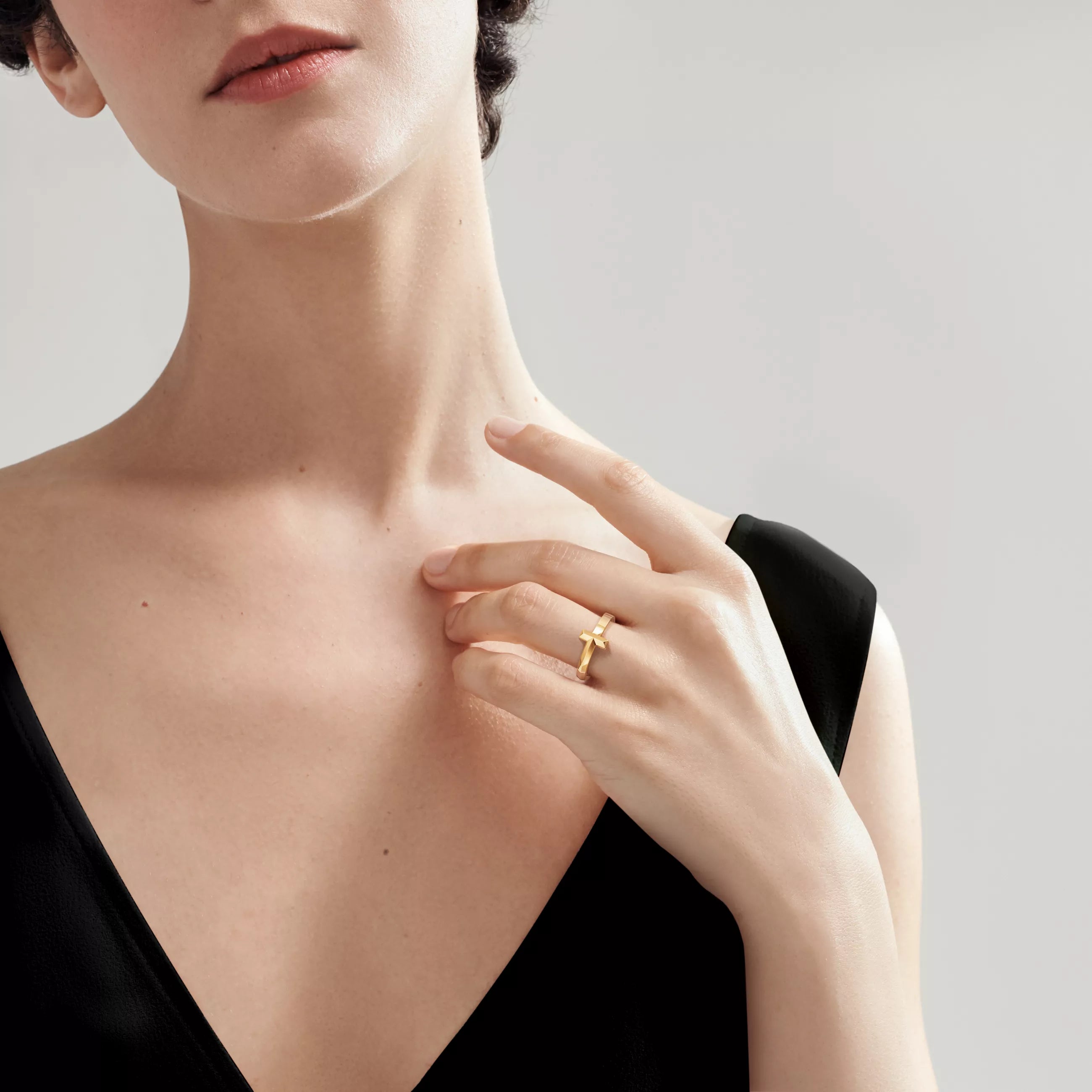 Tiffany&Co. T Ring , Gold