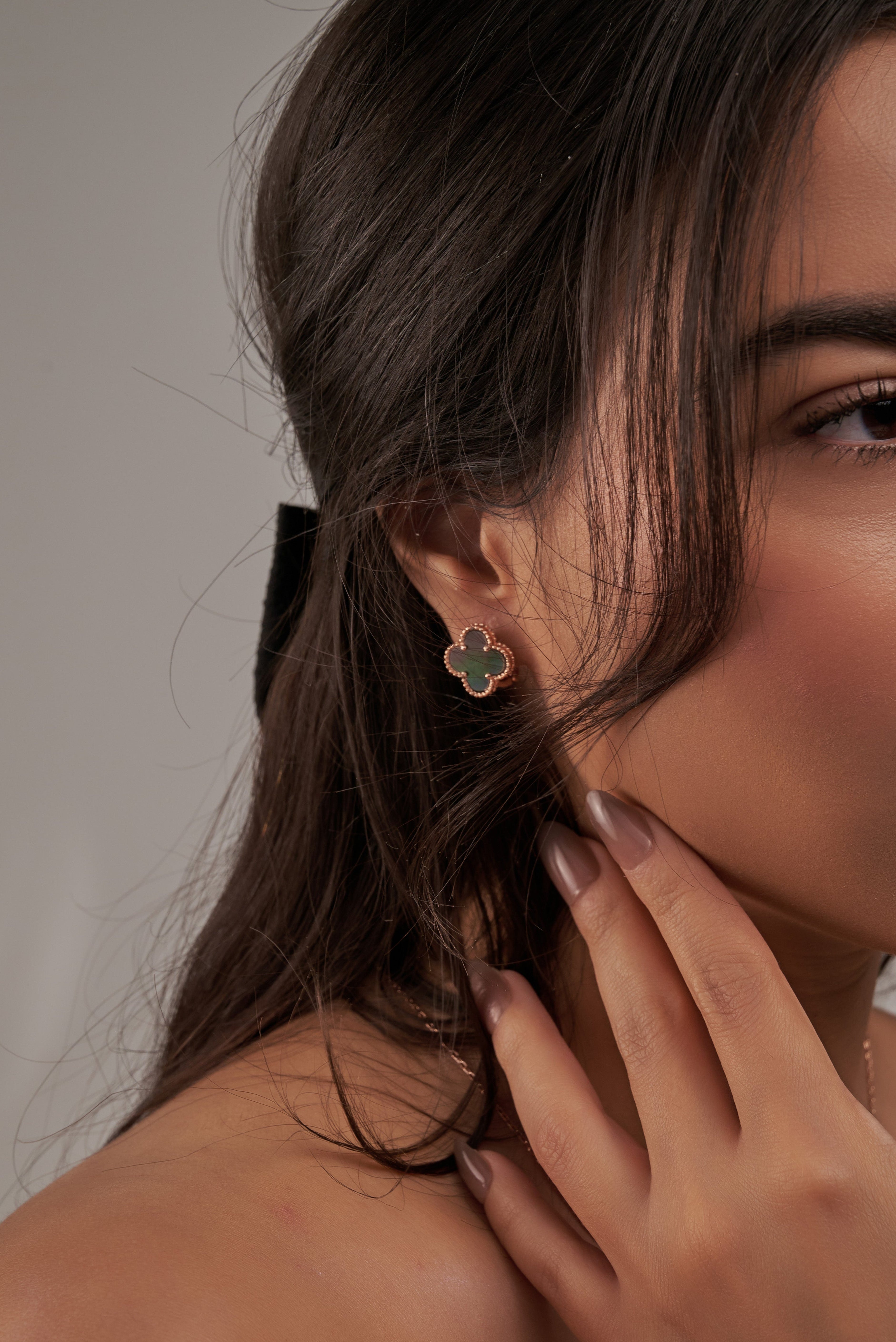 Vanclef & Arpels Earings ( Rose gold )