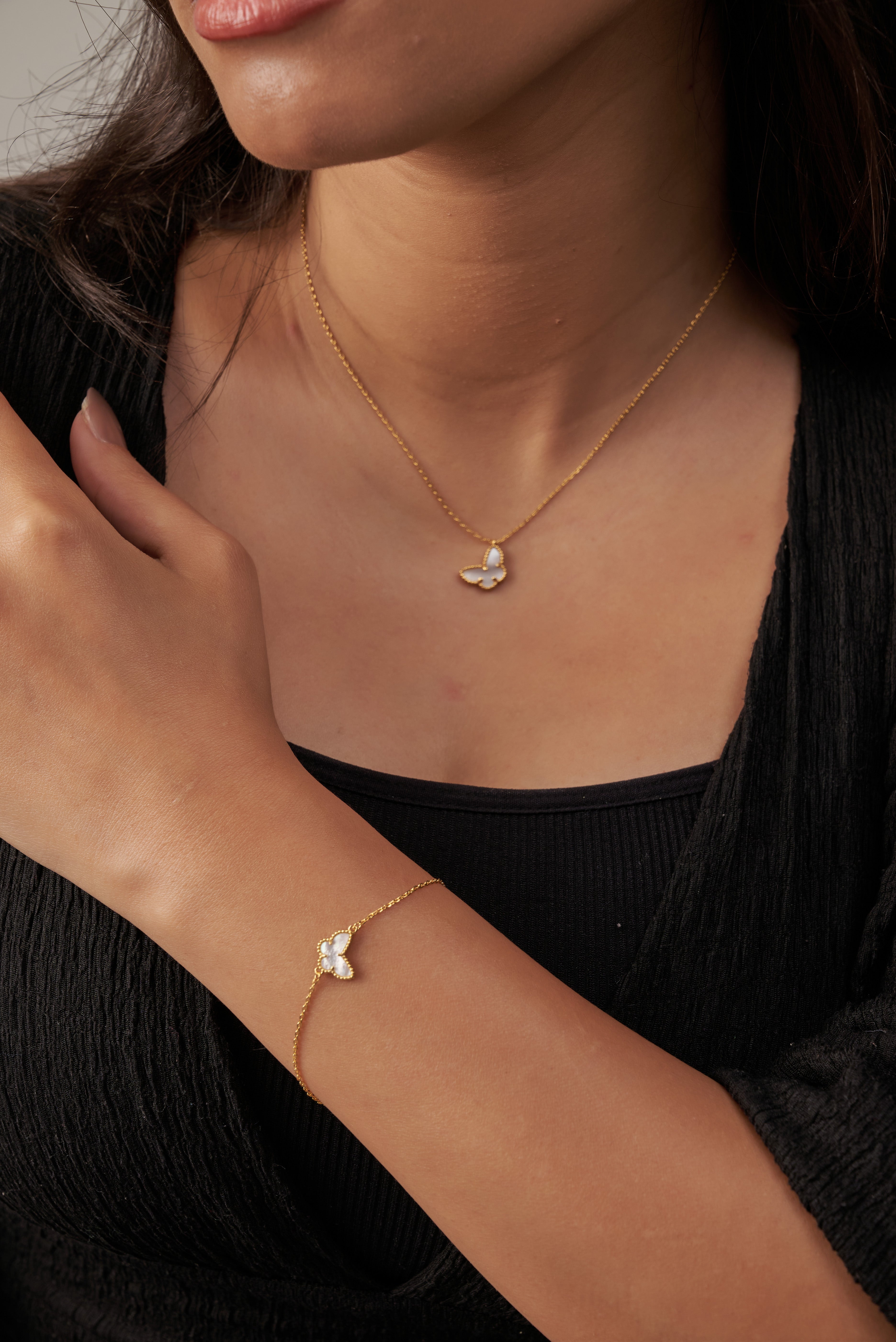 Vanclef & Arpels Sweet butterflies full set ( yellow gold , Mother of pearl )