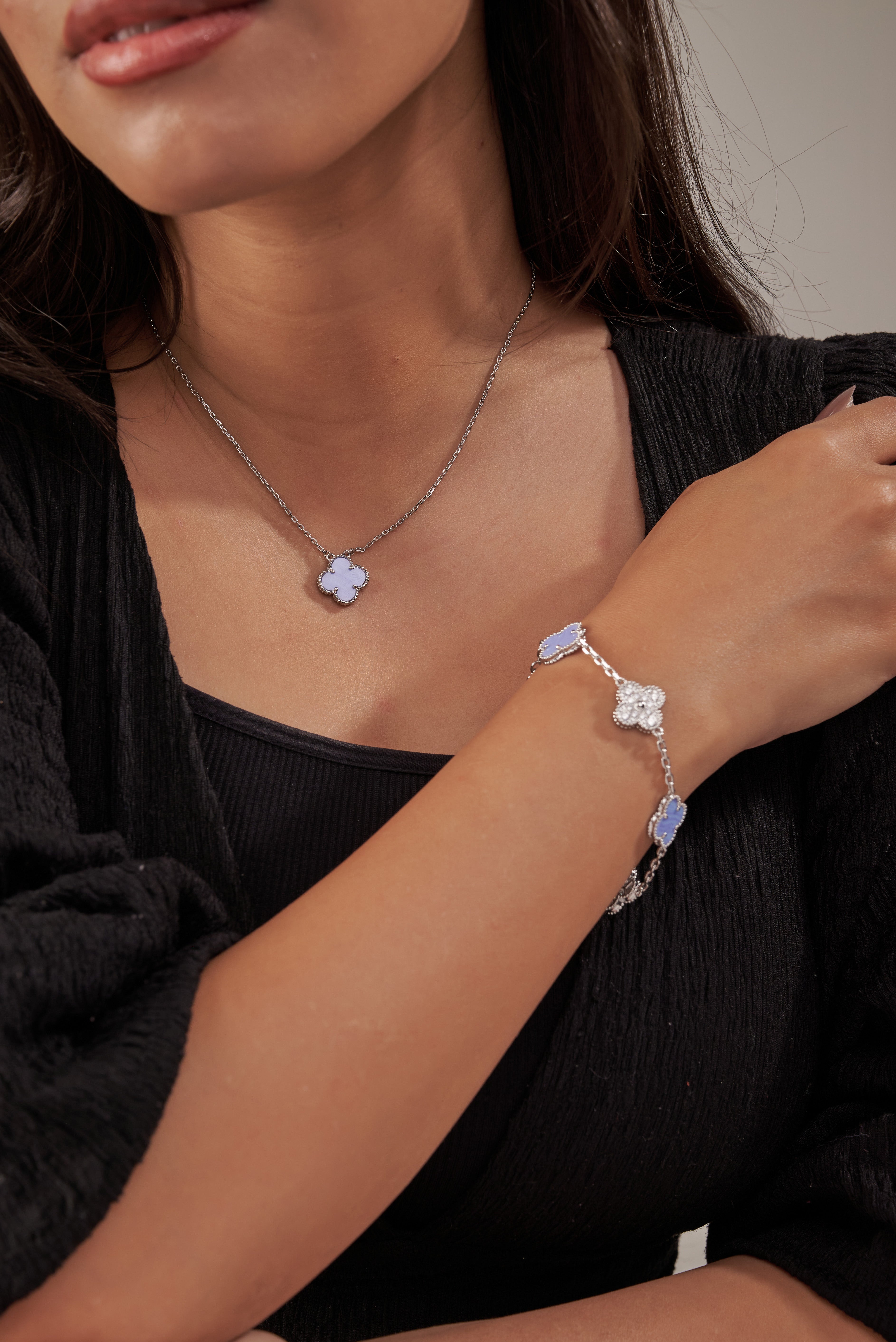 Vanclef & Arpels Vintage Alhambra Full set : Necklace , Bracelet  ( Silver , chalcedony , Half diamond )