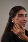 Vanclef & Arpels Earings ( White gold , diamonds )