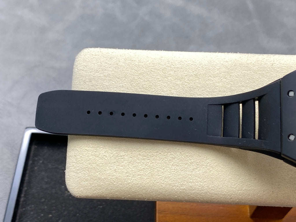 RM 055 Black Ceramic