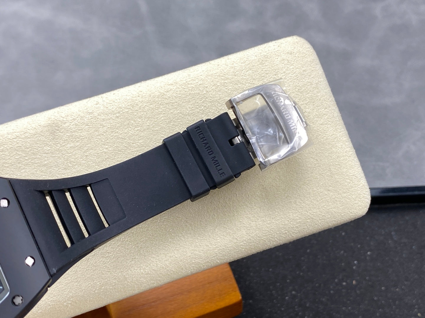 RM 055 Black Ceramic
