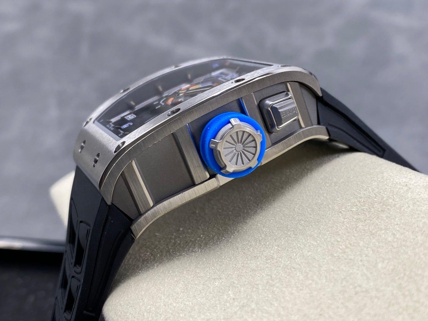 RM 30-1 Titanium x Black