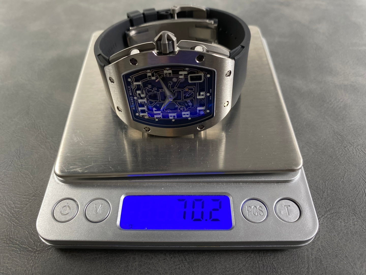 RM 67-01 Titanium x Black