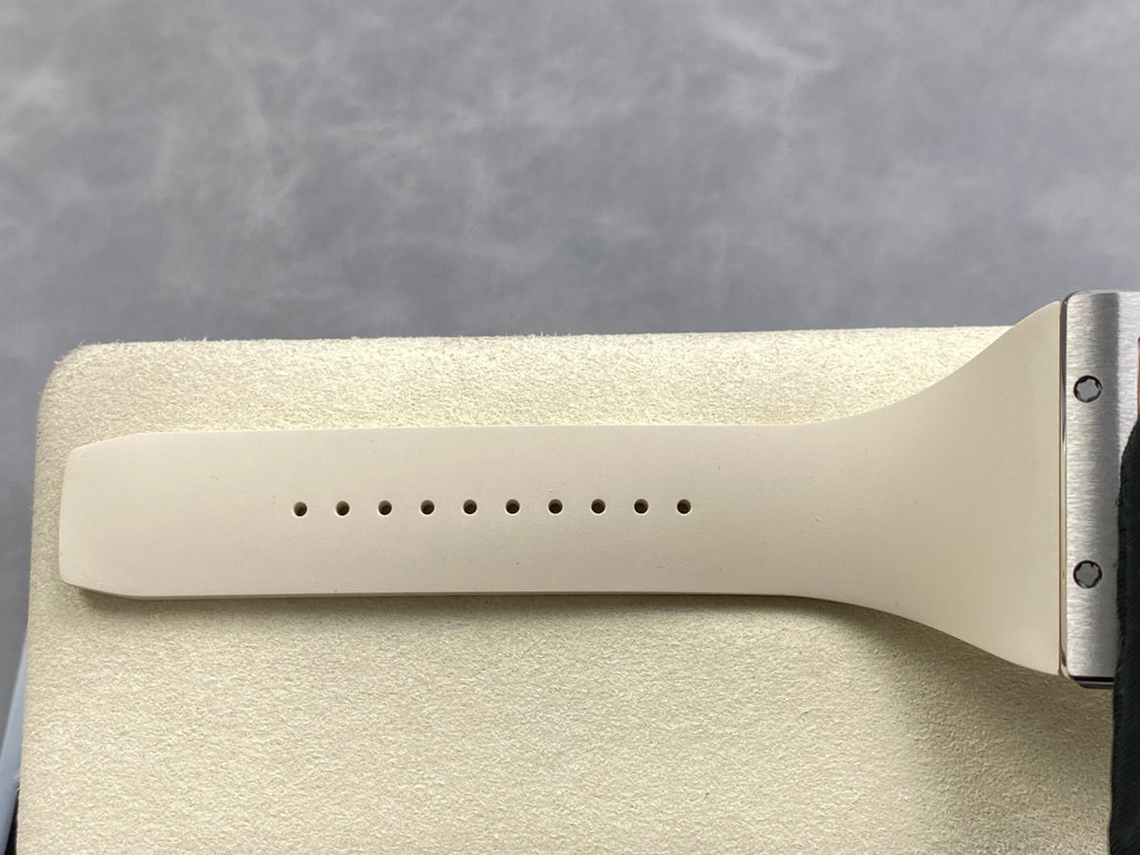 RM 16-02 Titanium x Ivory White