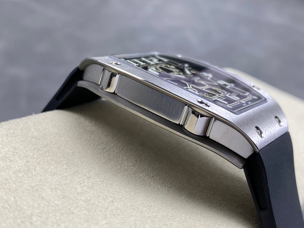 RM 67-01 Titanium x Black