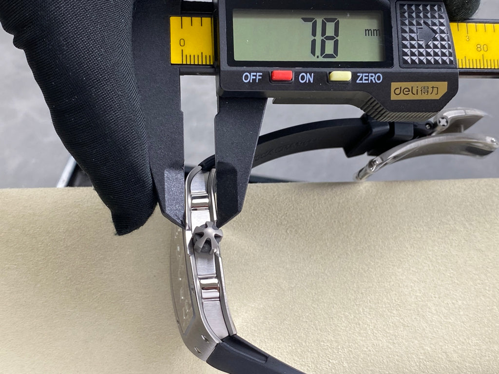 RM 67-01 Titanium x Black