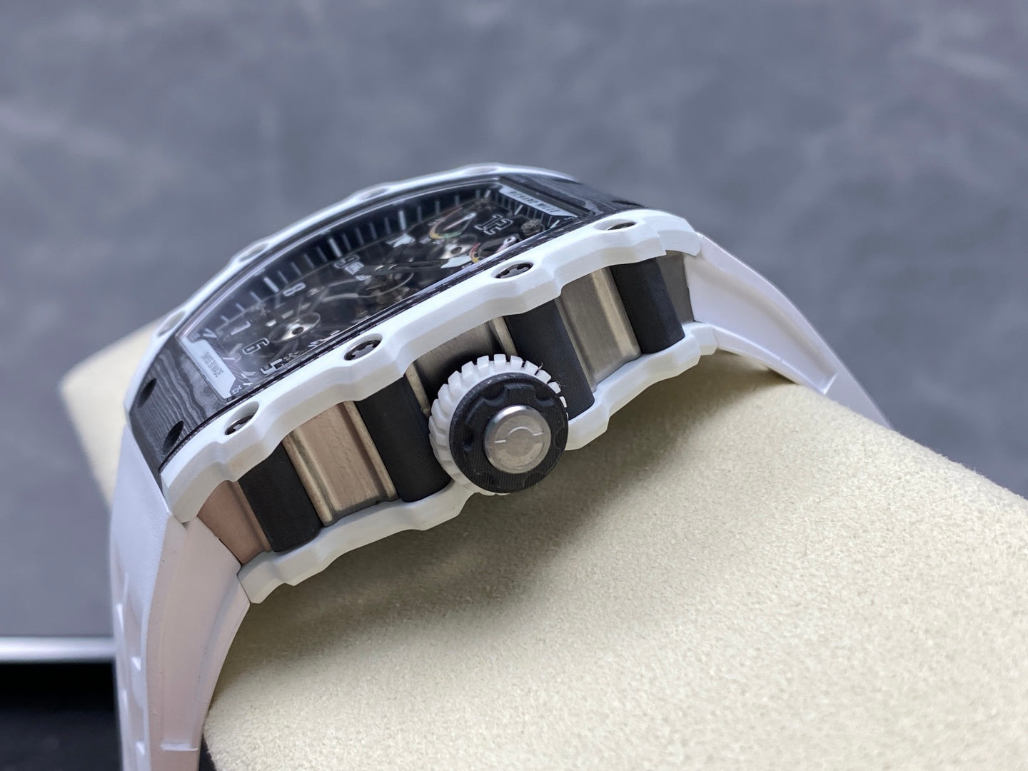 RM 21-02 White NTPT Carbon