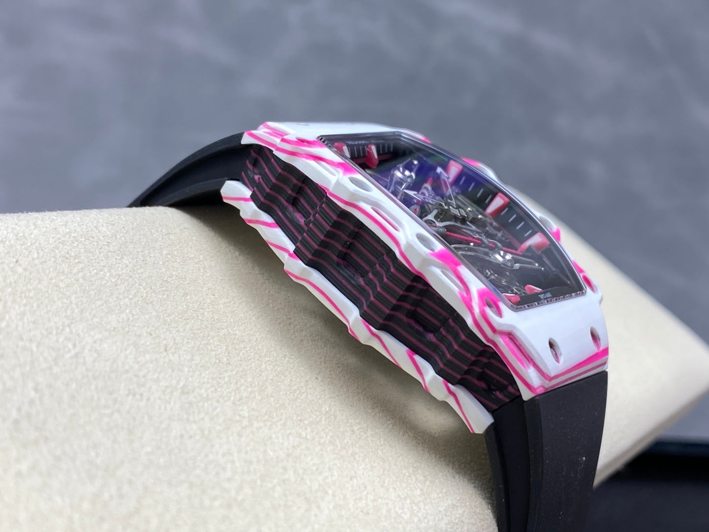 RM 38-02 White x Pink Carbon